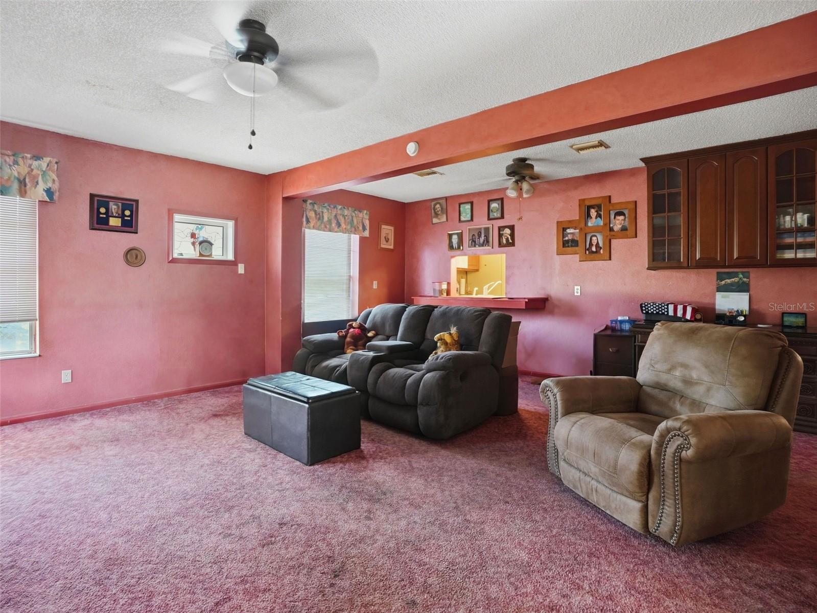 11121 ROLLINGWOOD DR