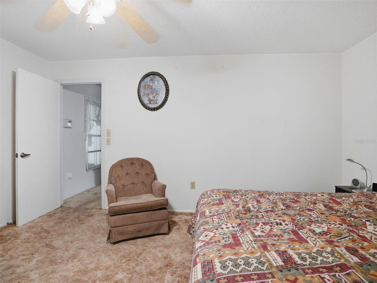 11121 ROLLINGWOOD DR