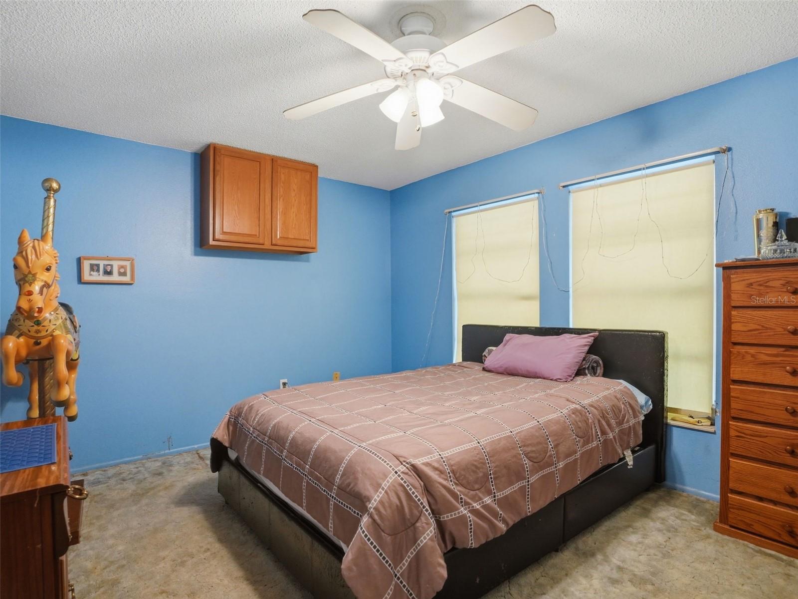 11121 ROLLINGWOOD DR