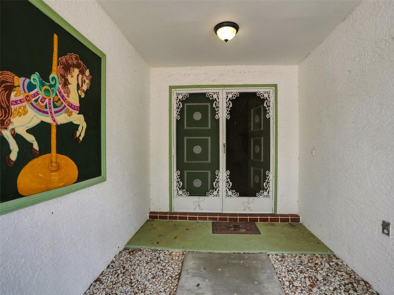 11121 ROLLINGWOOD DR