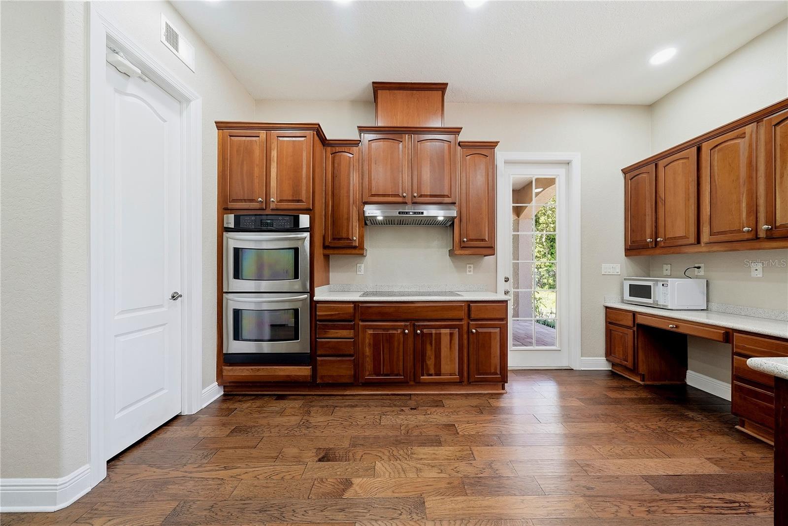 9244 RHEA DR