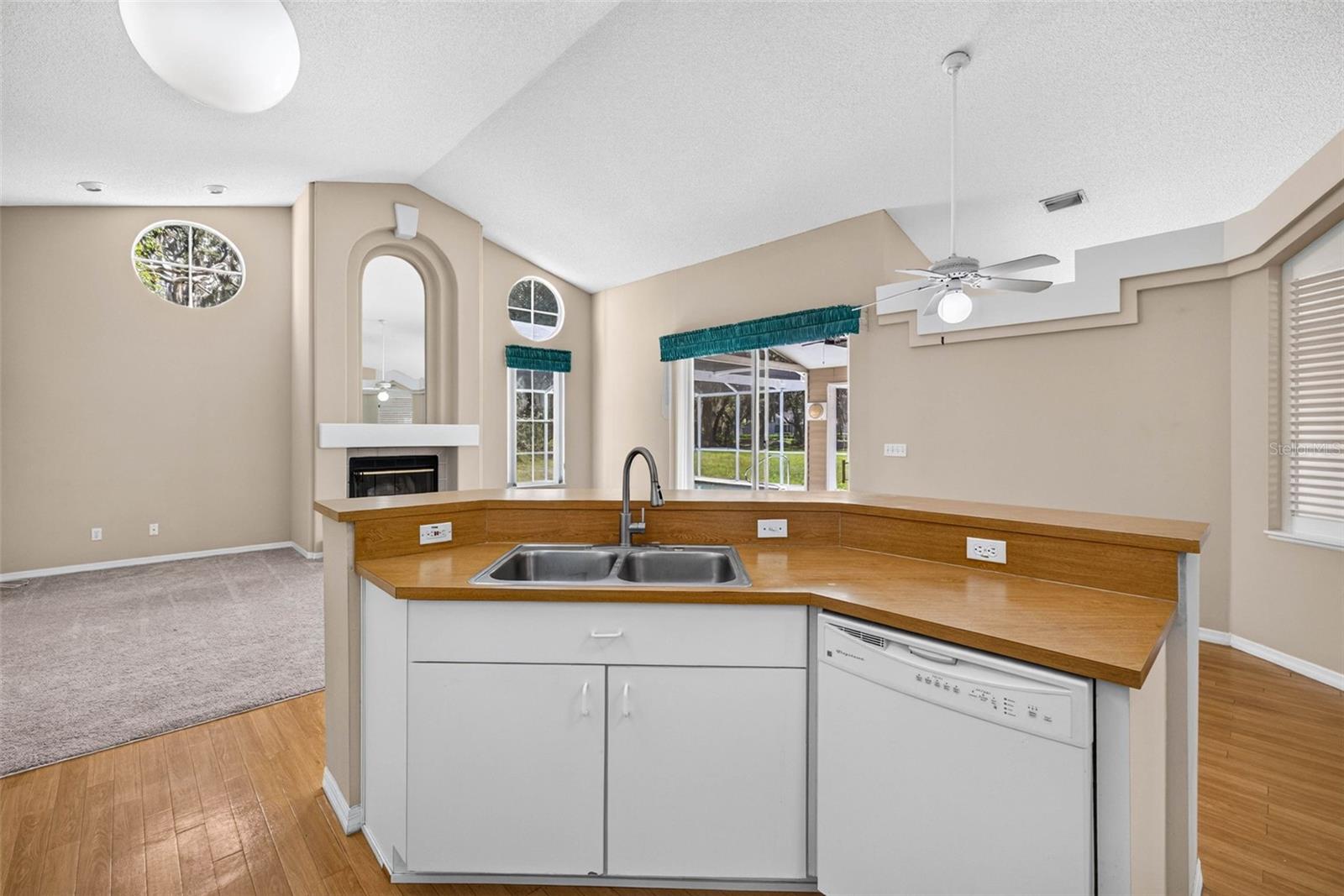 3318 SILVERPOND DR