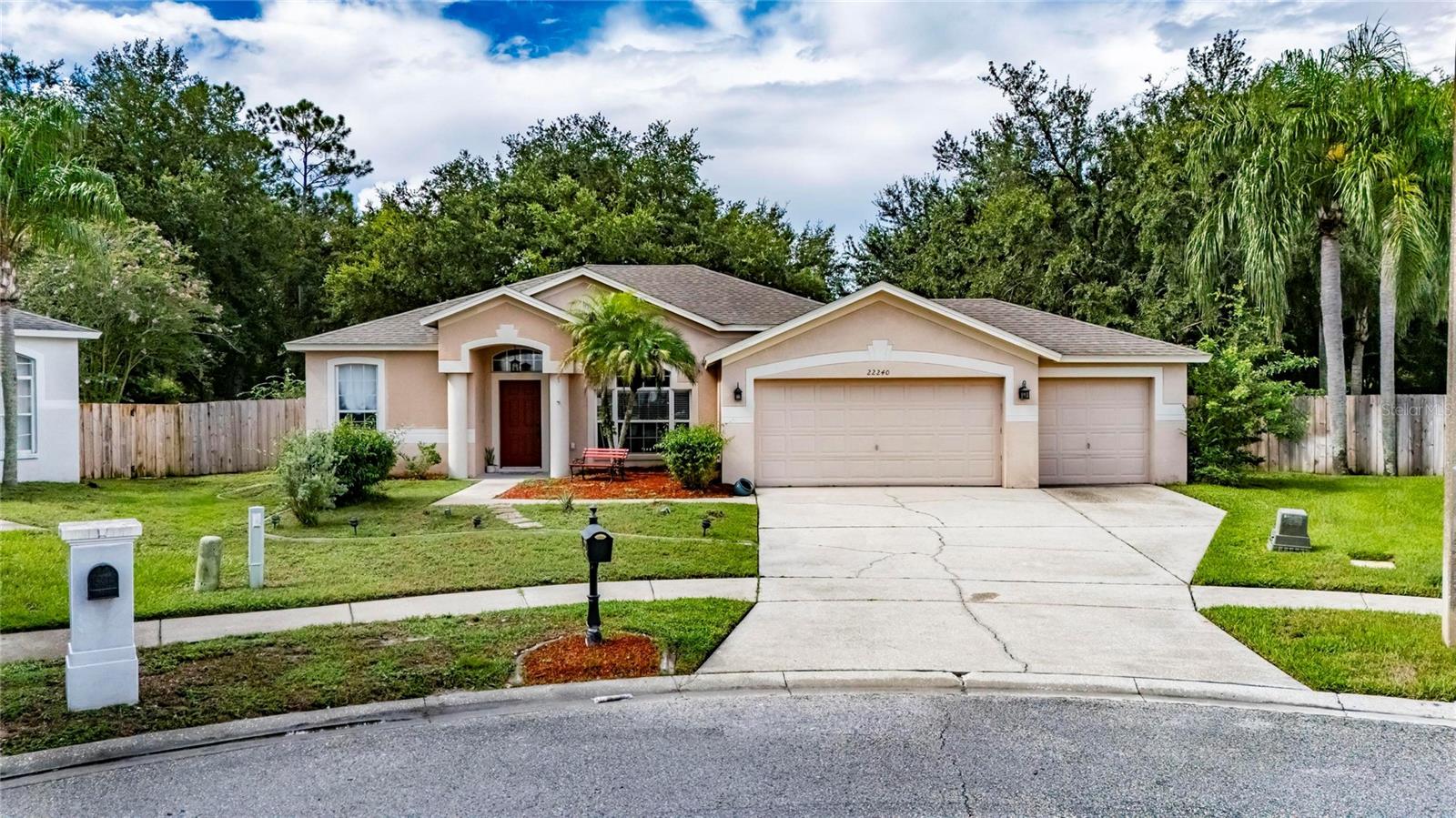 22240 WILLOW LAKES DR