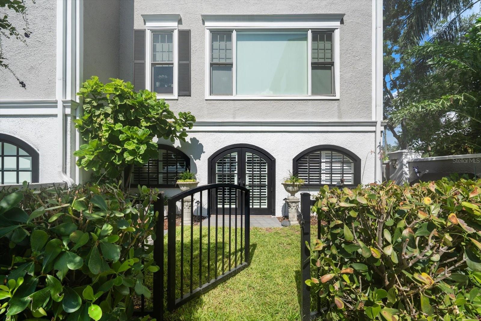 6212 BAYSHORE BLVD #F