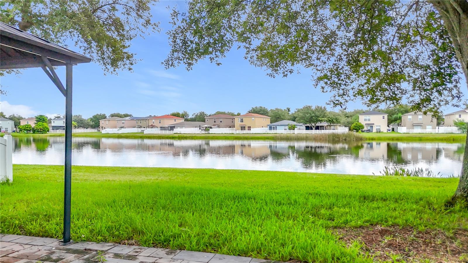 7931 CARRIAGE POINTE DR