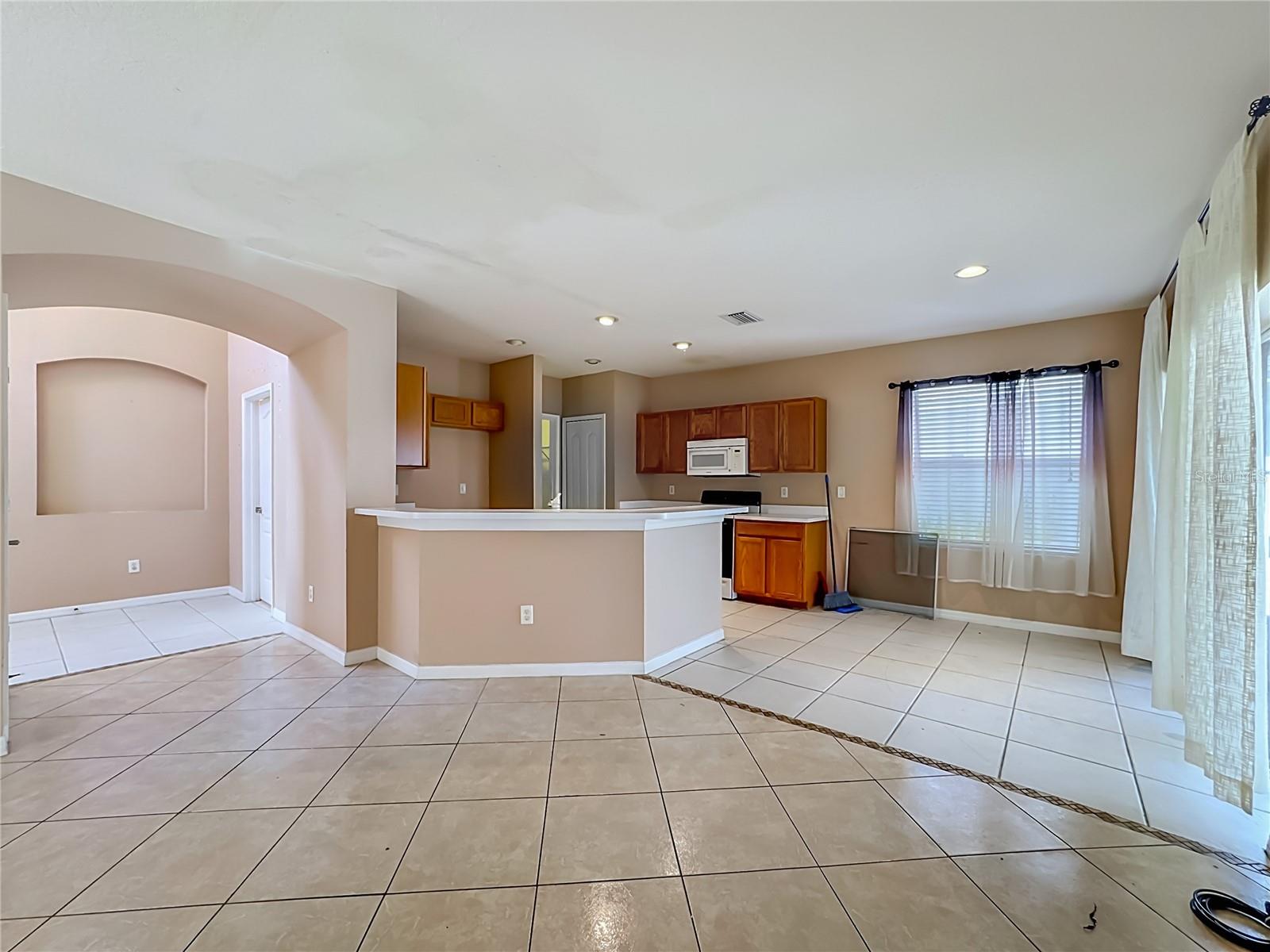 7931 CARRIAGE POINTE DR