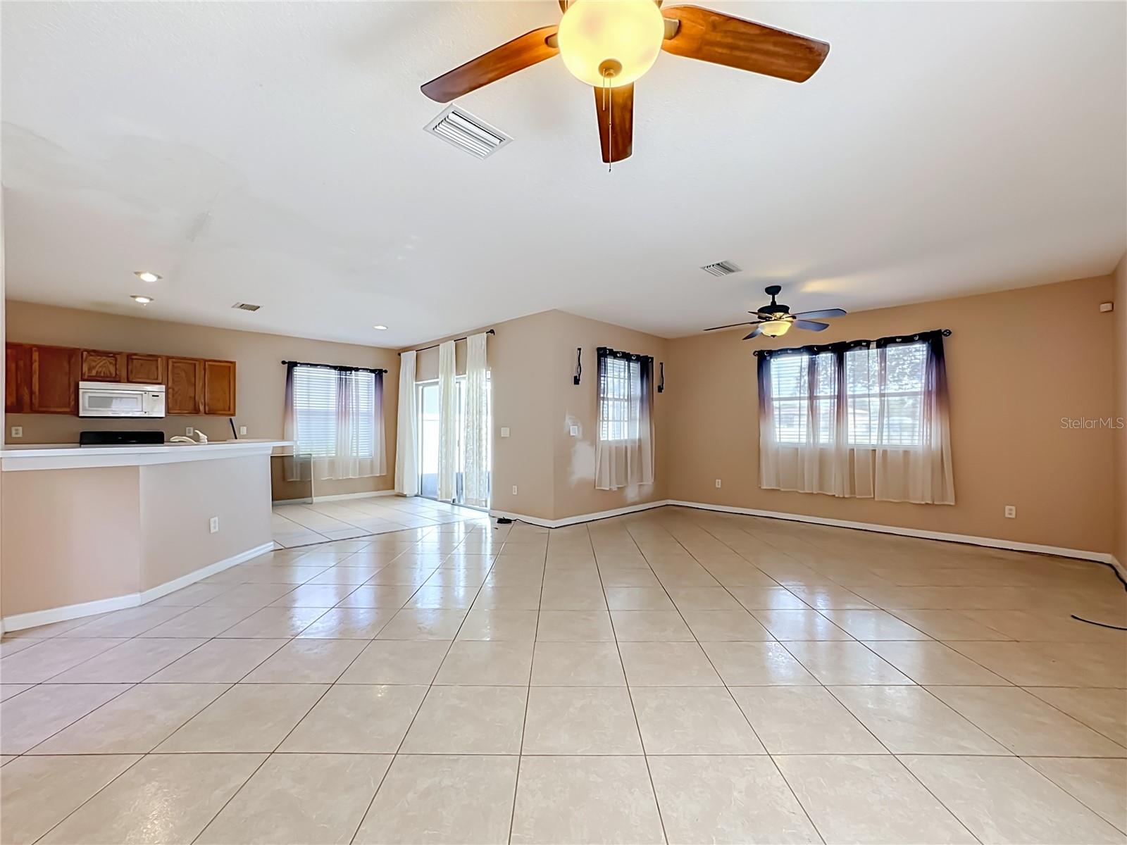 7931 CARRIAGE POINTE DR