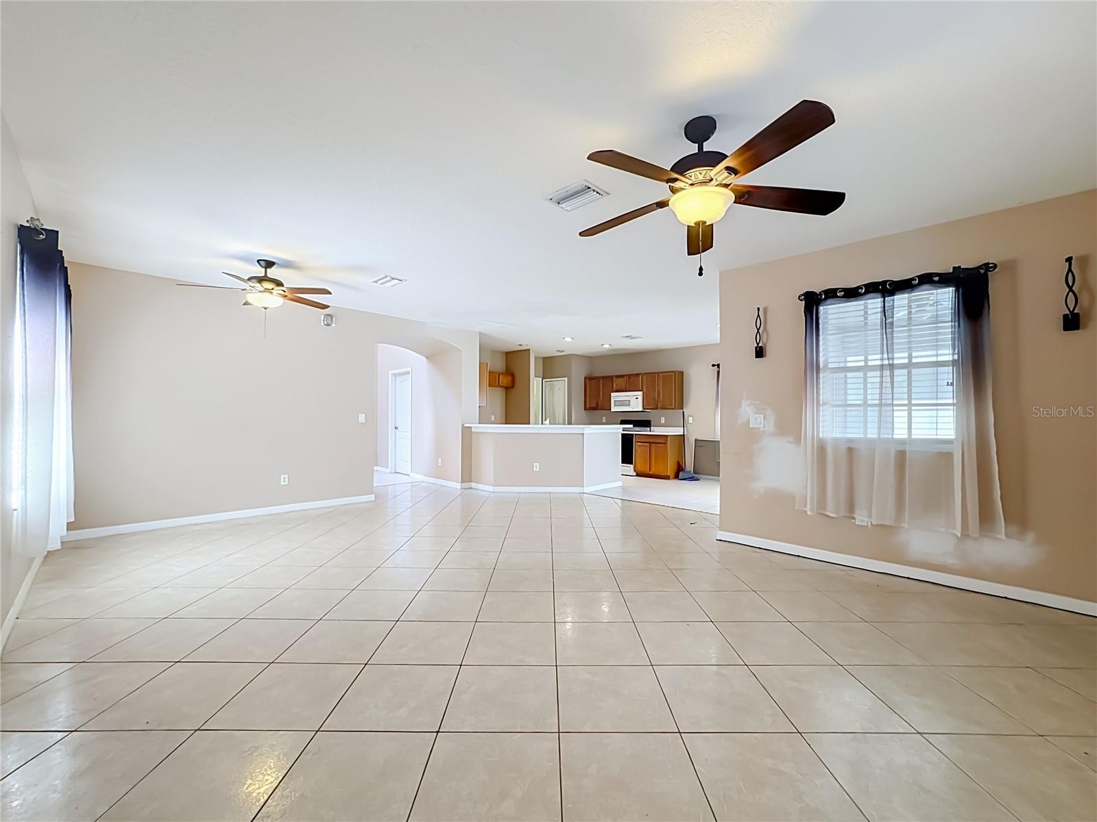7931 CARRIAGE POINTE DR