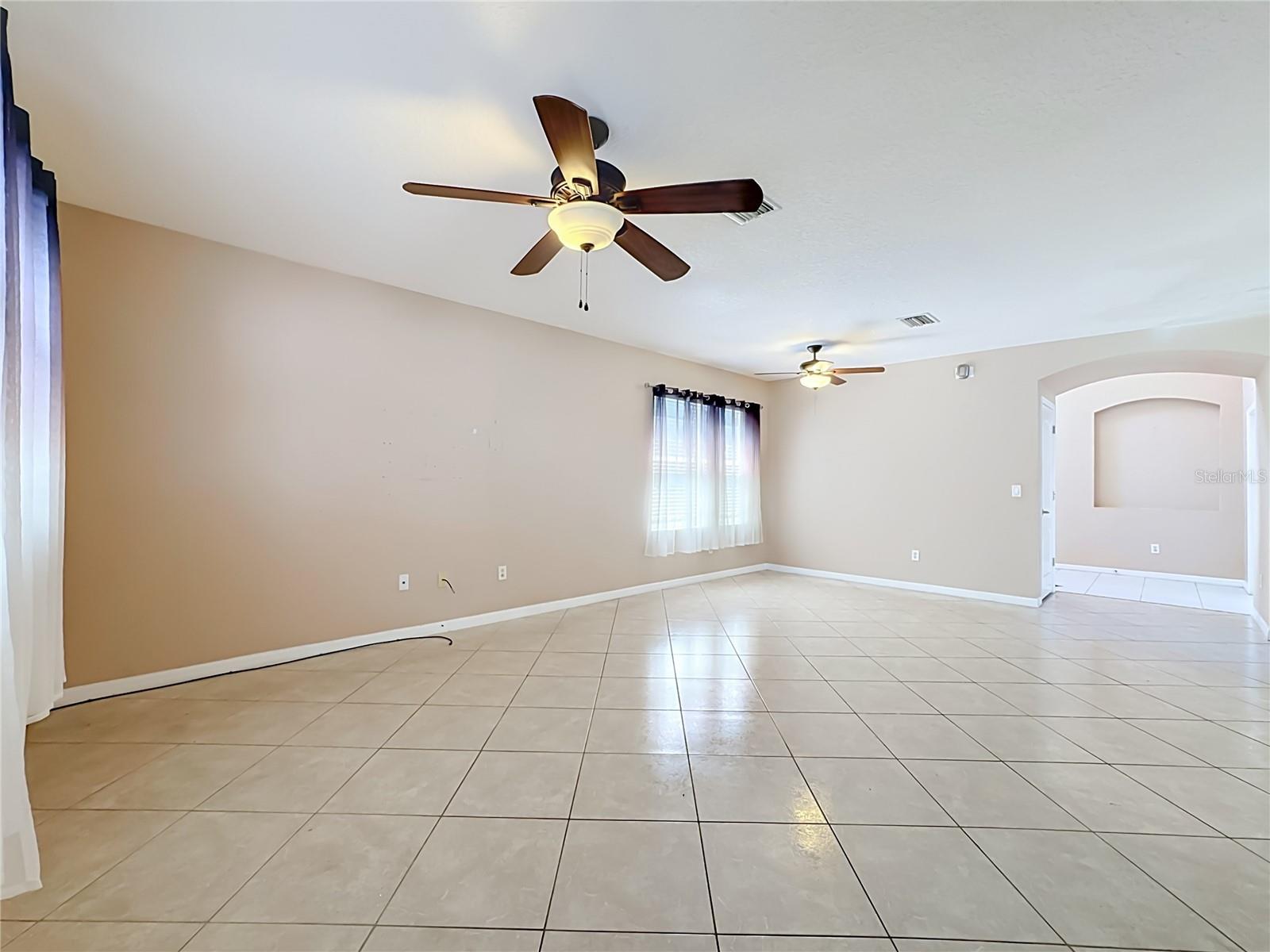 7931 CARRIAGE POINTE DR