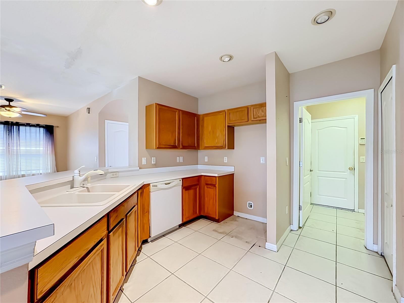 7931 CARRIAGE POINTE DR