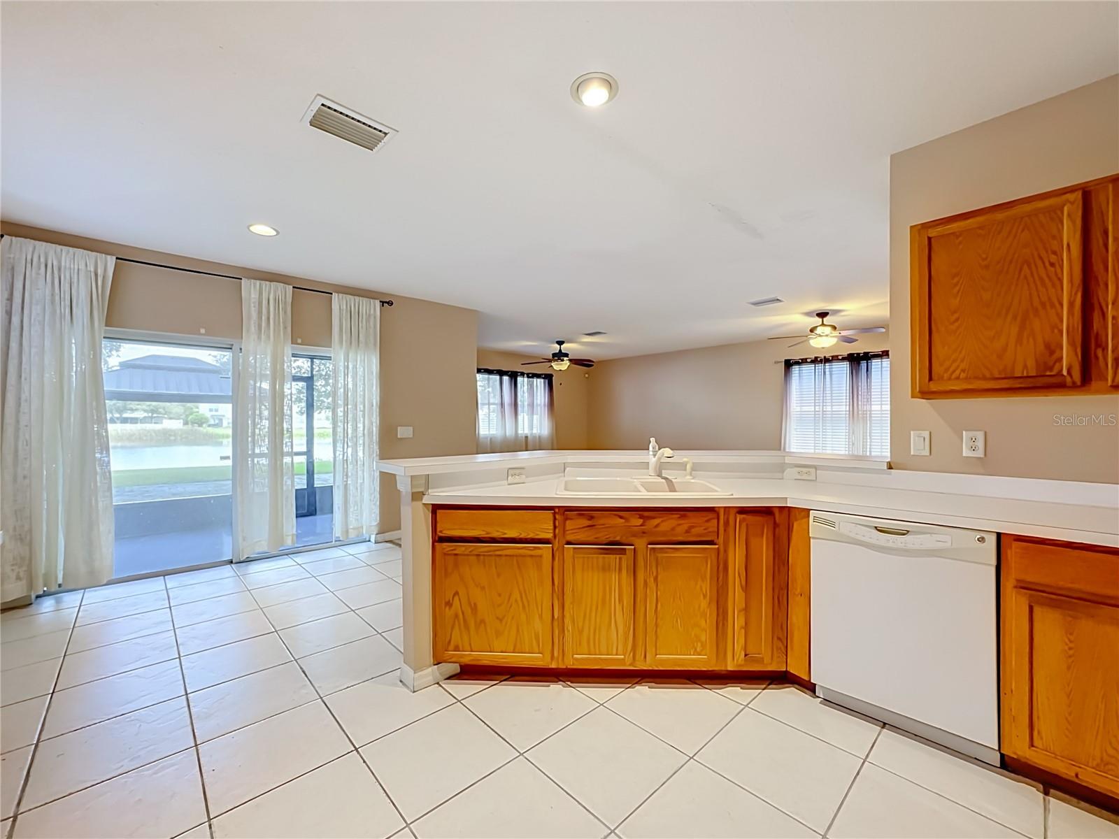 7931 CARRIAGE POINTE DR