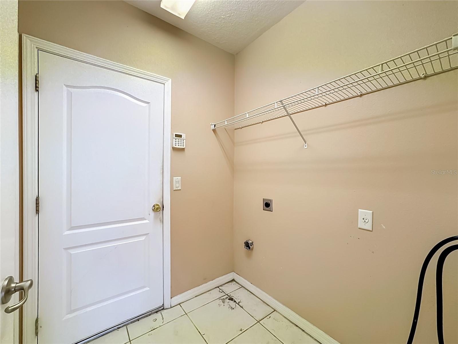 7931 CARRIAGE POINTE DR