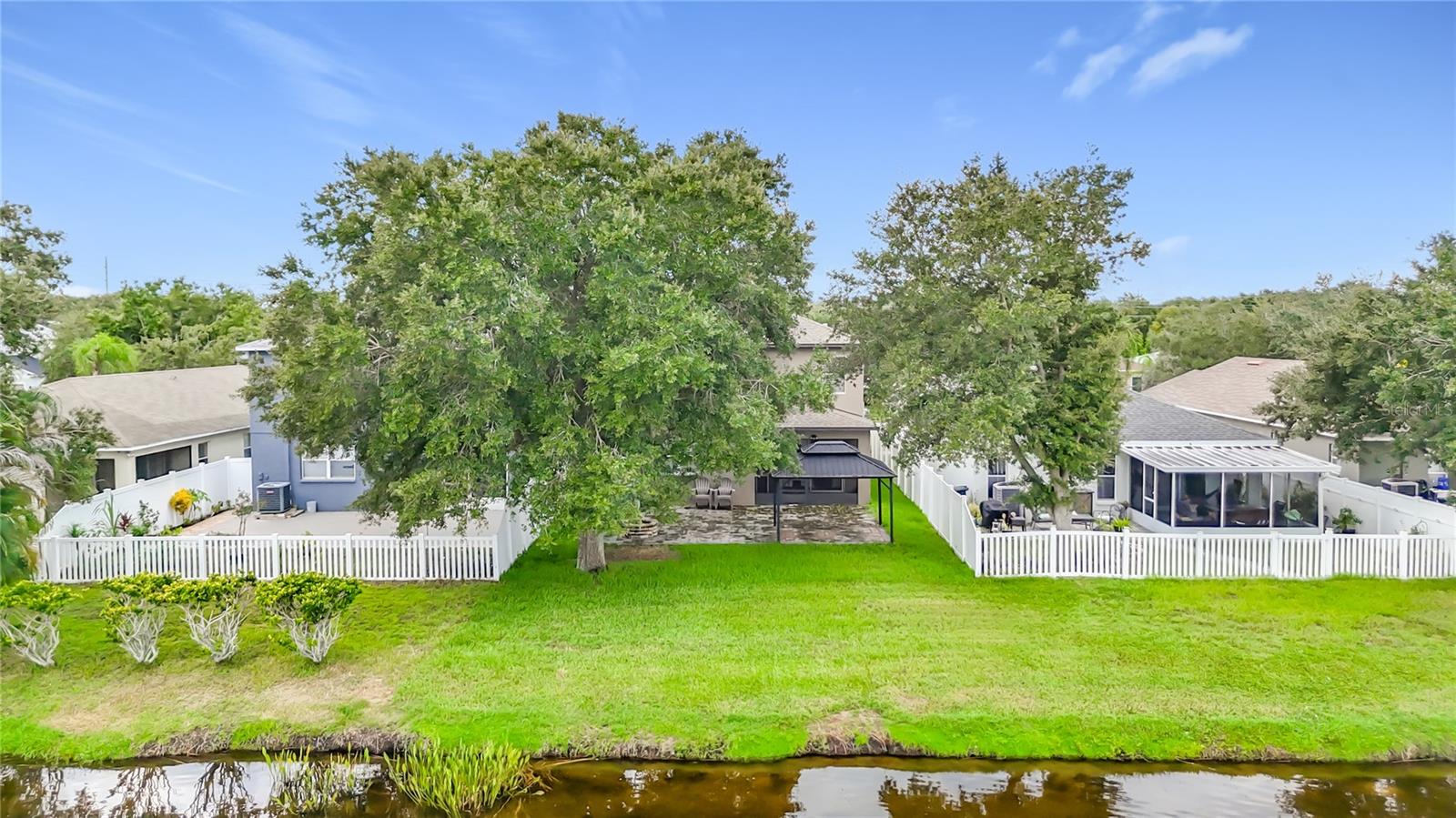 7931 CARRIAGE POINTE DR