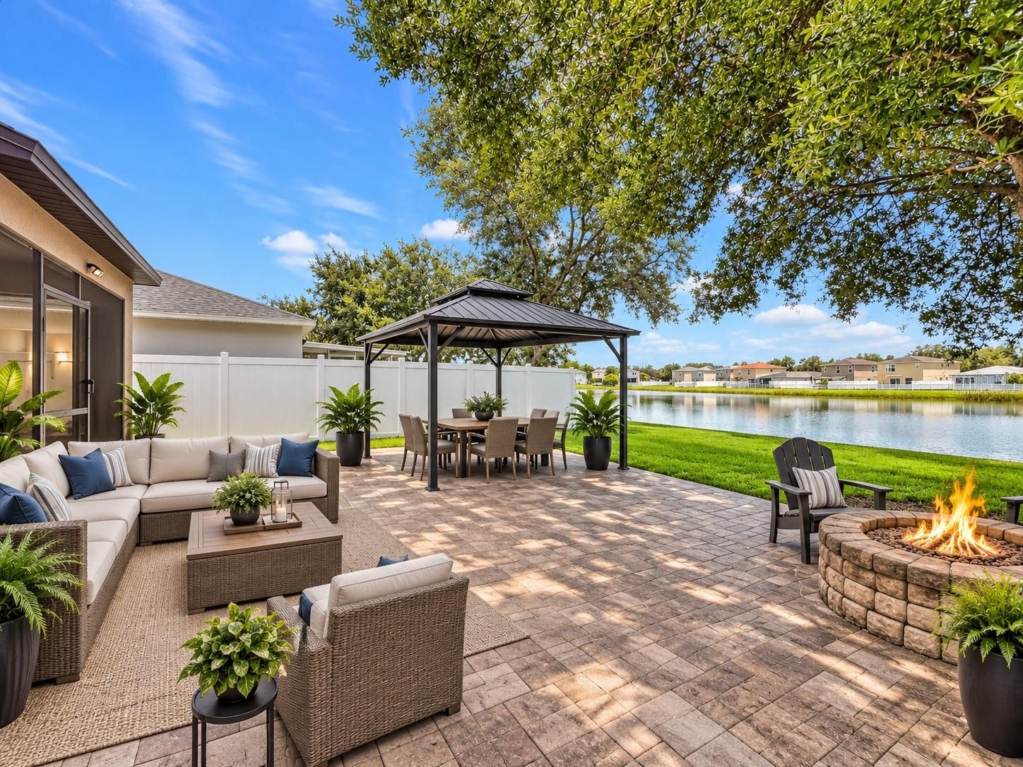 7931 CARRIAGE POINTE DR