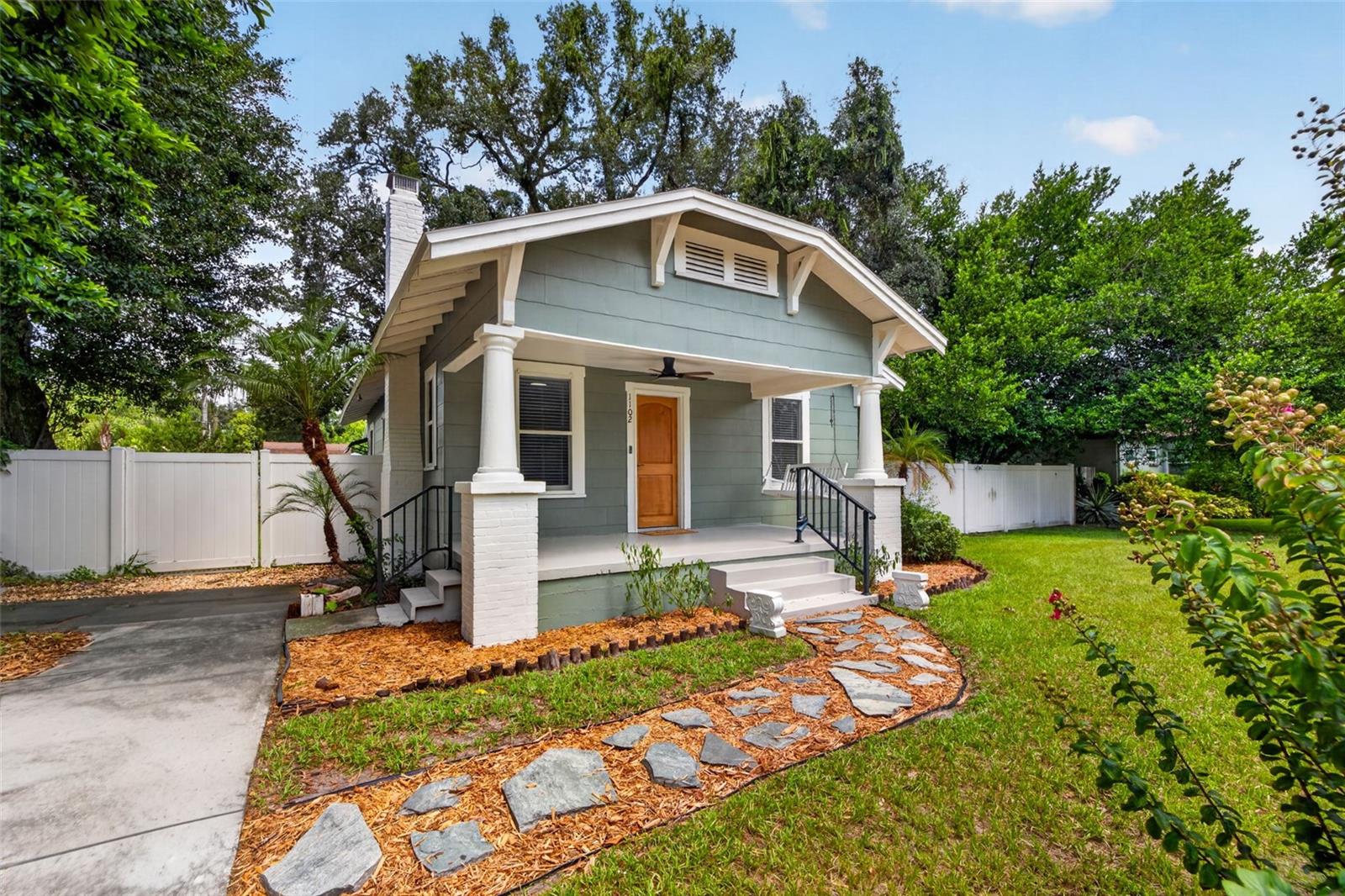 1102 E Chelsea St, Tampa