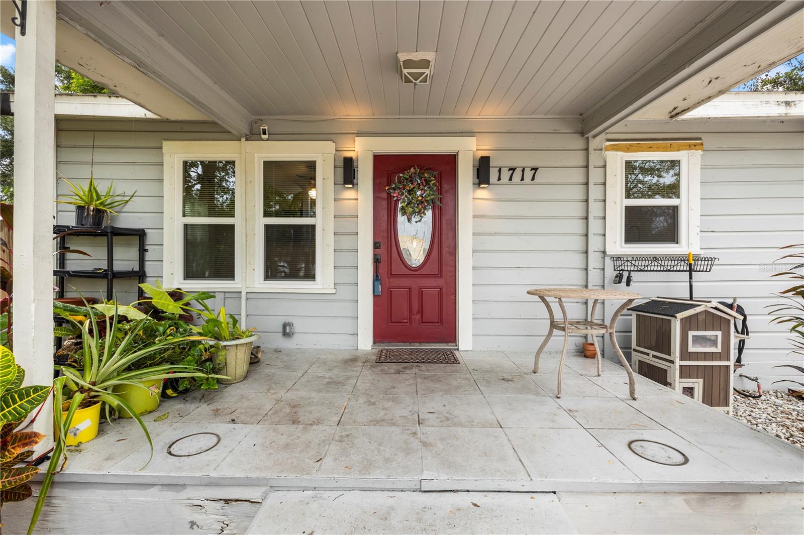 1717 W MOHAWK AVE