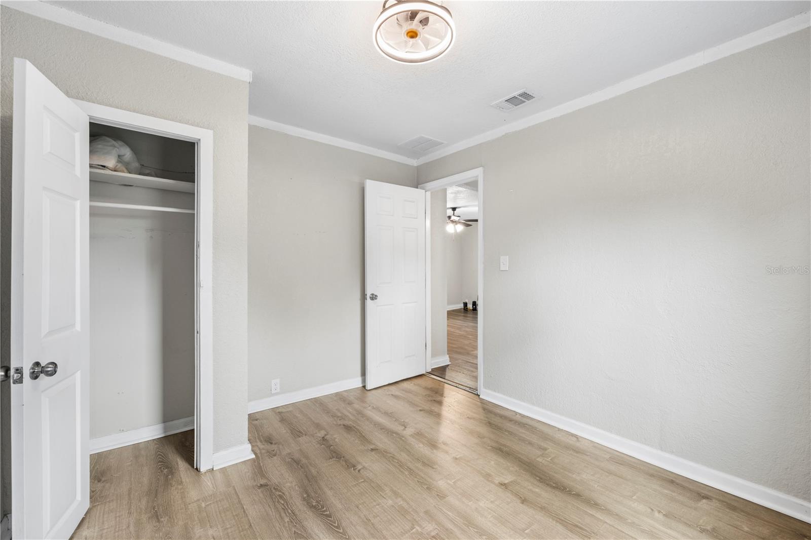 1717 W MOHAWK AVE