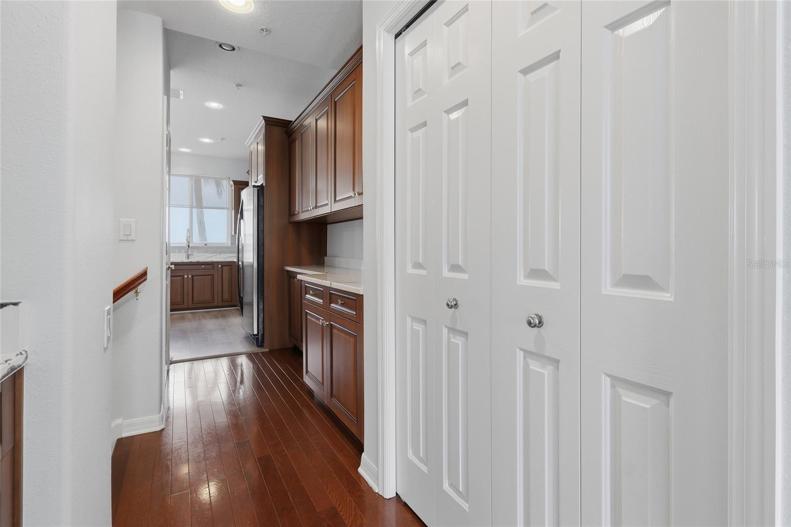 8703 SUNRISE JIB WAY