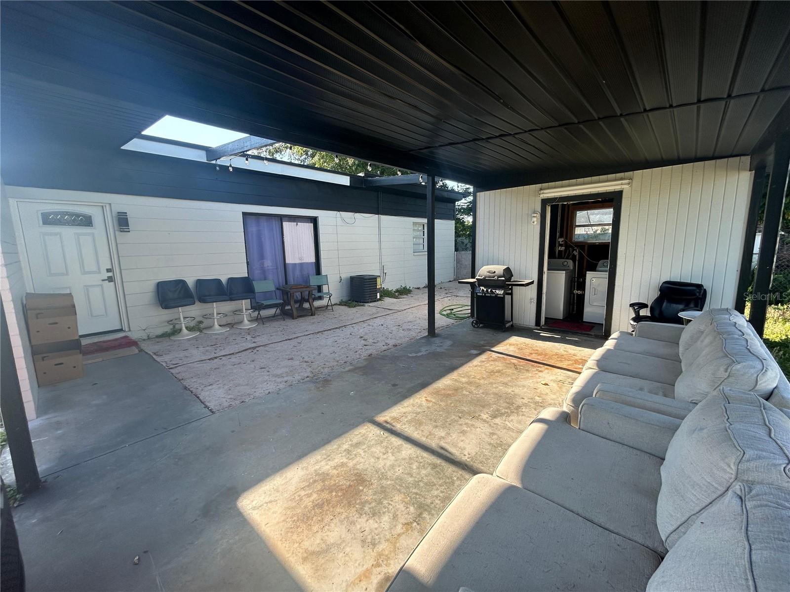 7615 LAVENDER LN