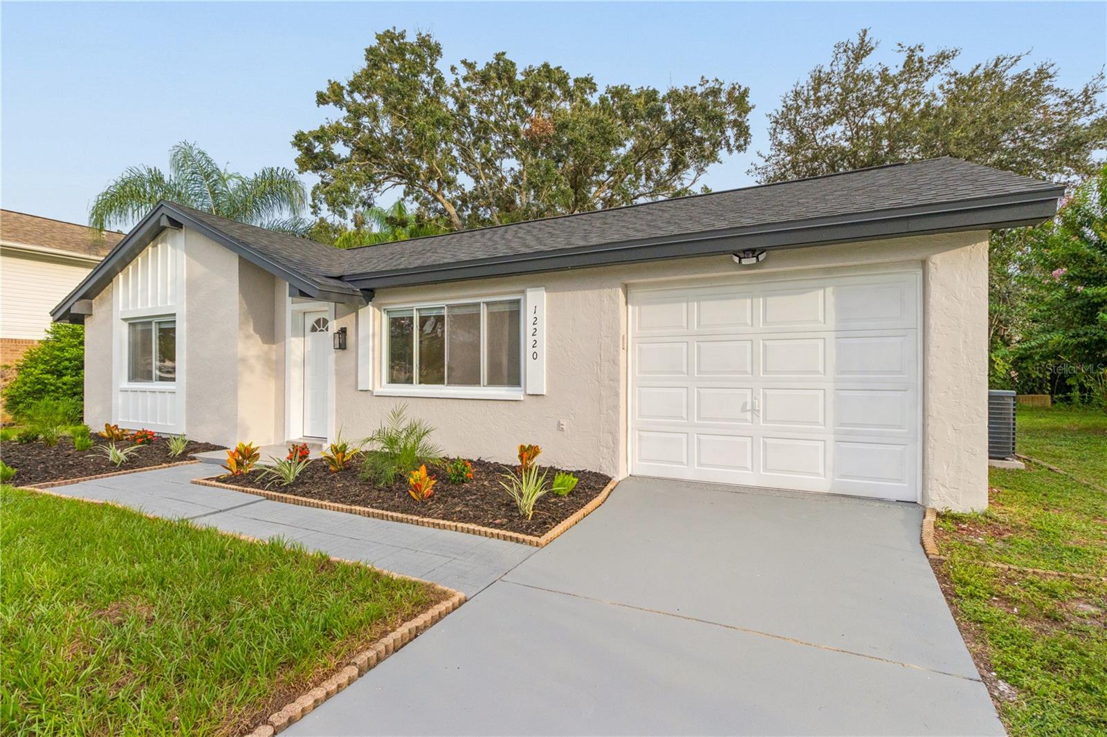 12220 MEADOWBROOK LN