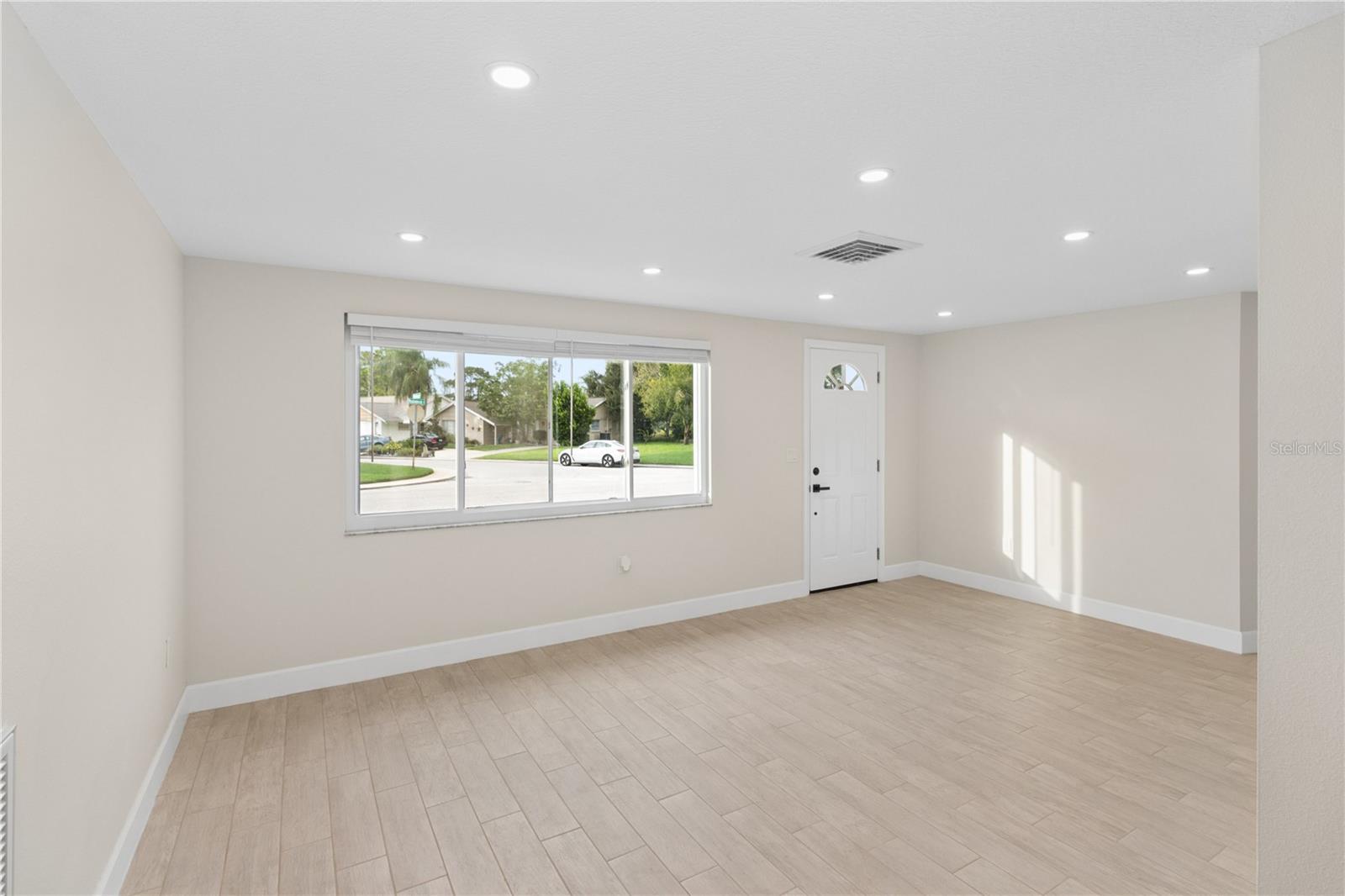 12220 MEADOWBROOK LN