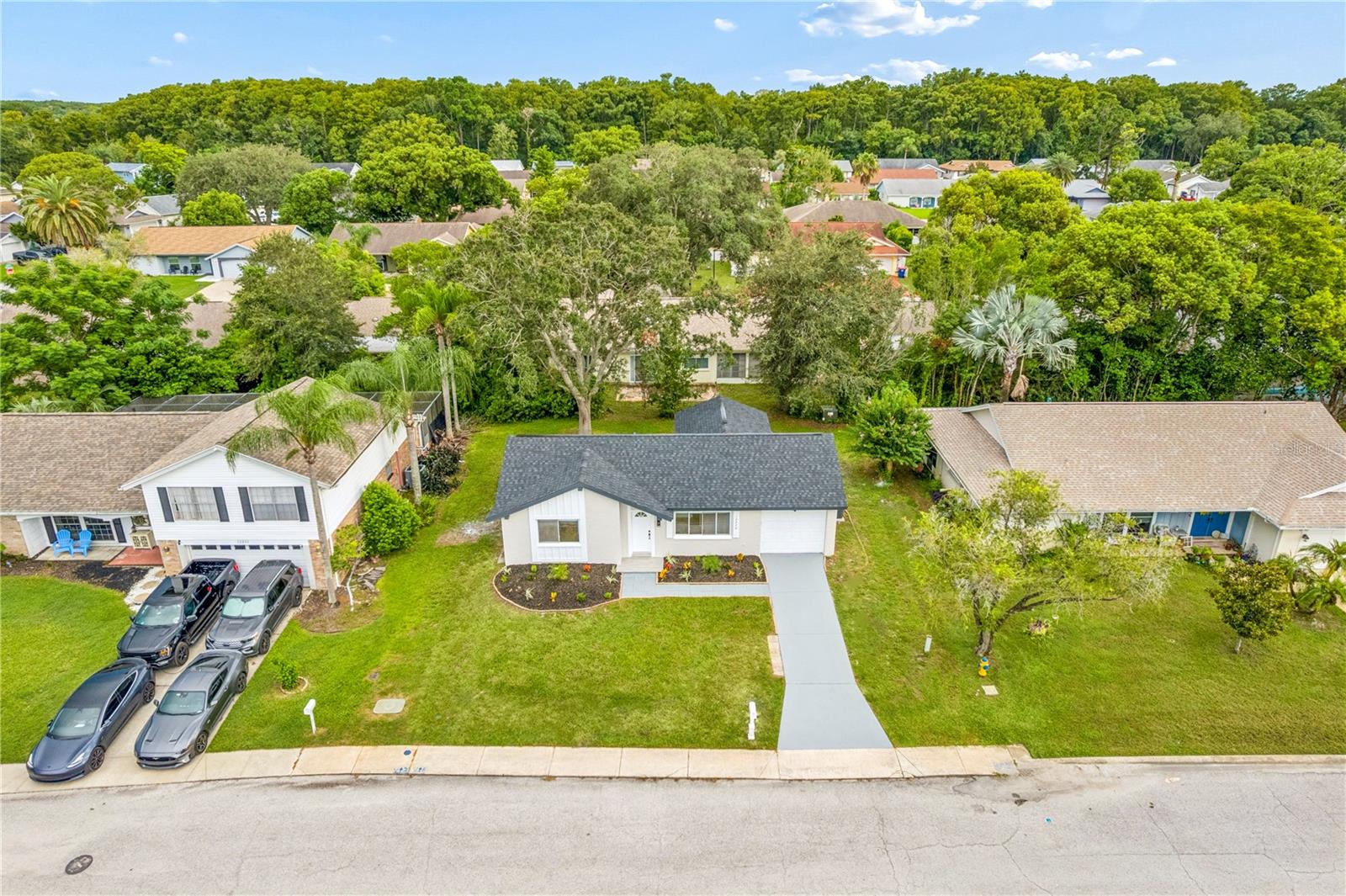 12220 MEADOWBROOK LN