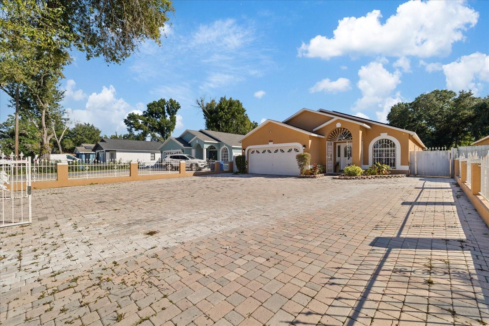 8712 FOUNTAIN AVE