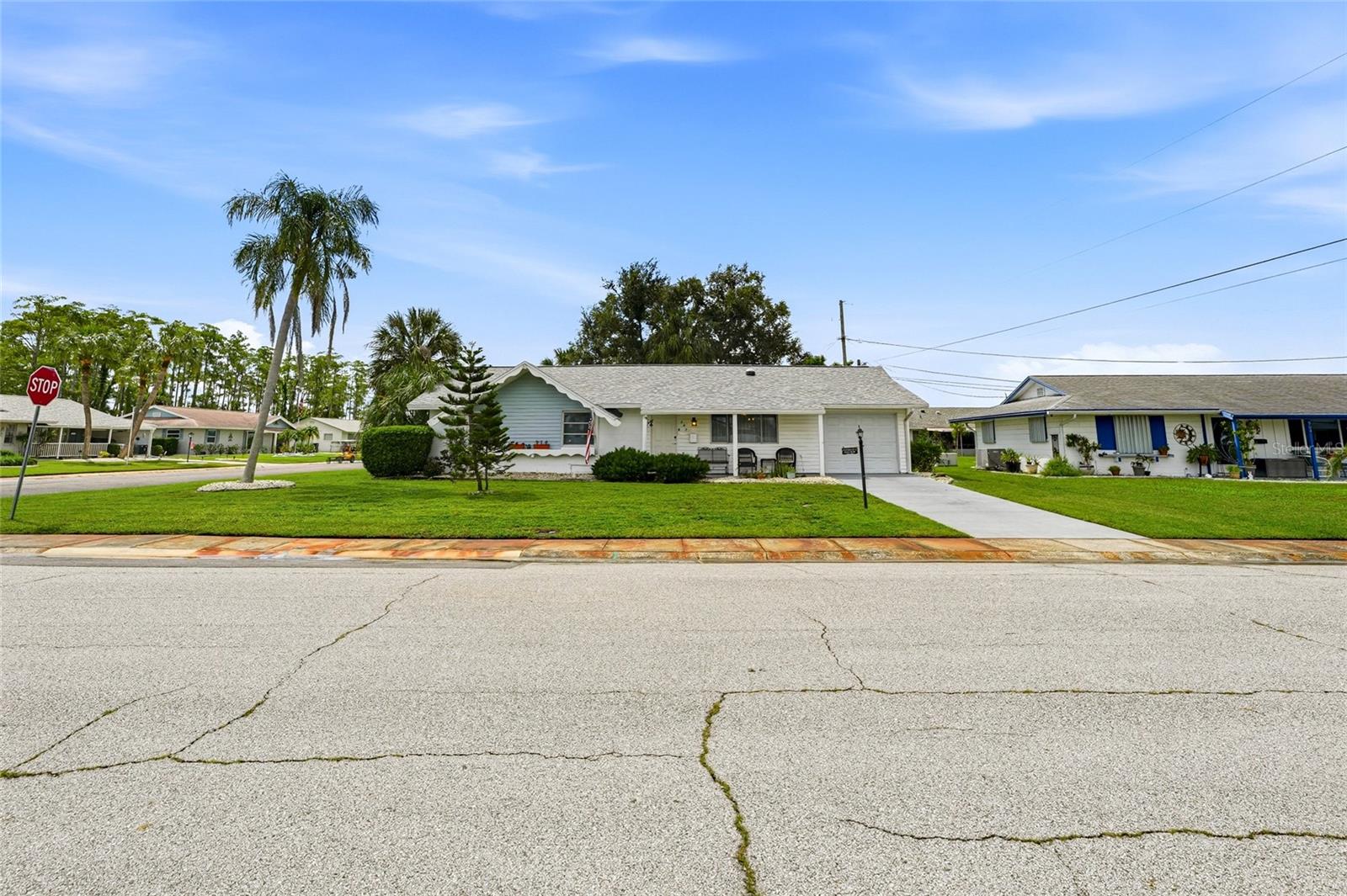 702 THUNDERBIRD AVE