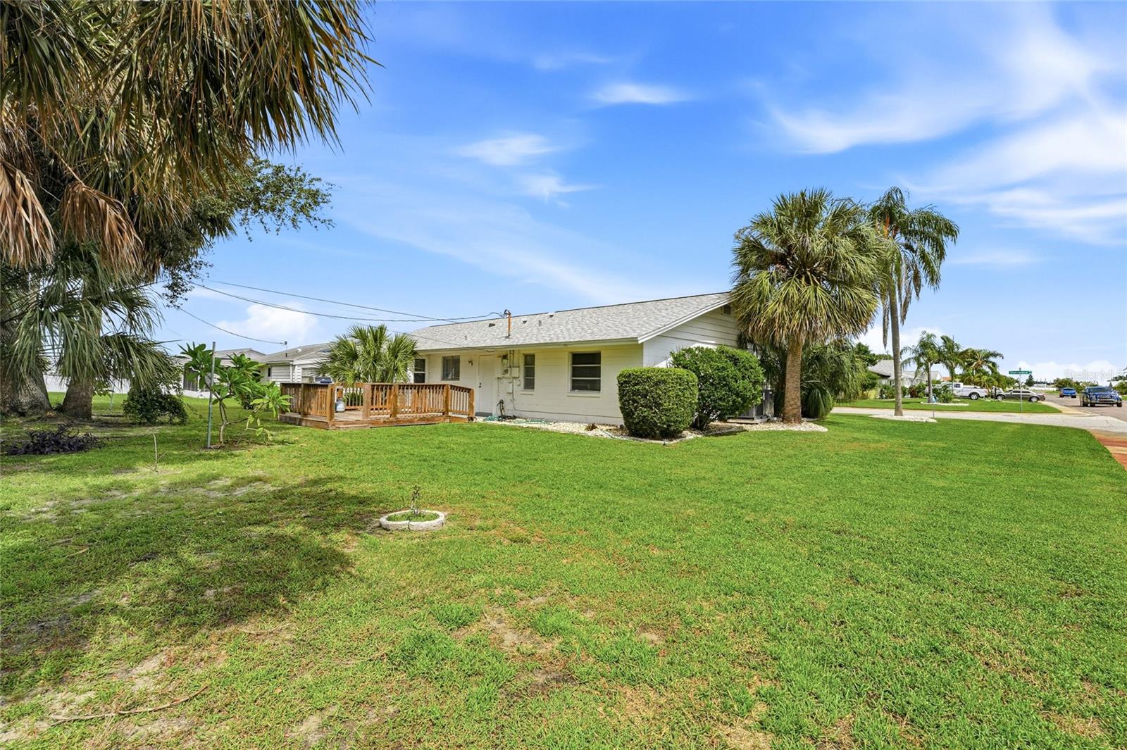 702 THUNDERBIRD AVE