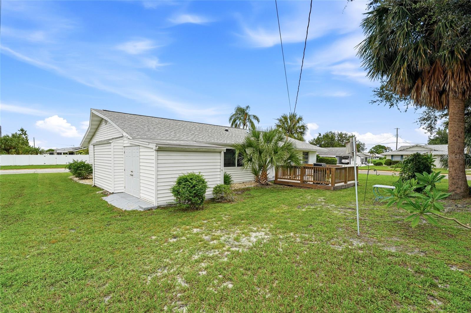 702 THUNDERBIRD AVE