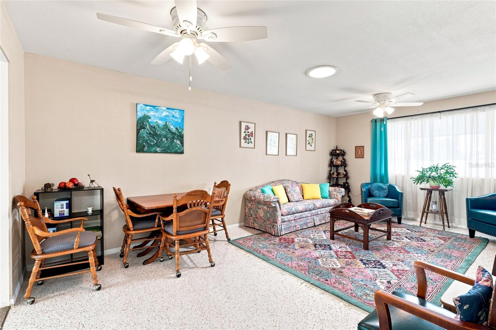702 THUNDERBIRD AVE