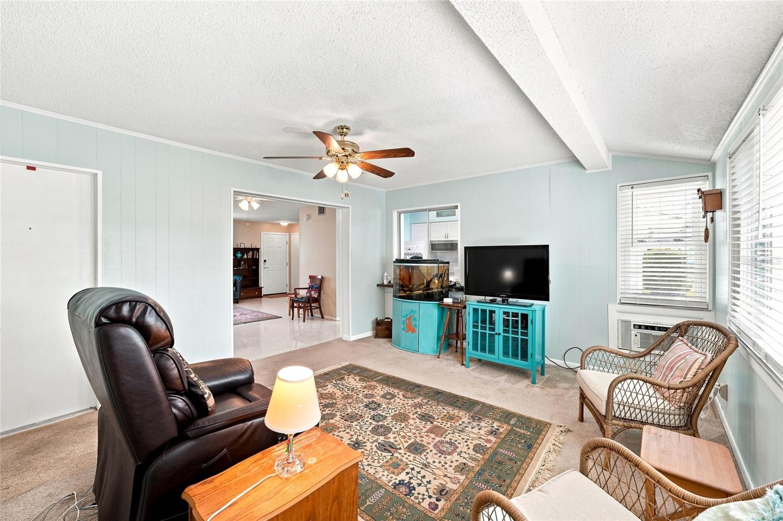 702 THUNDERBIRD AVE