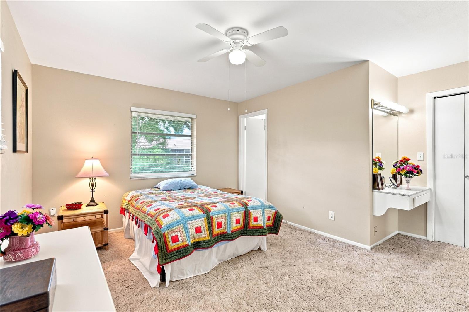 702 THUNDERBIRD AVE