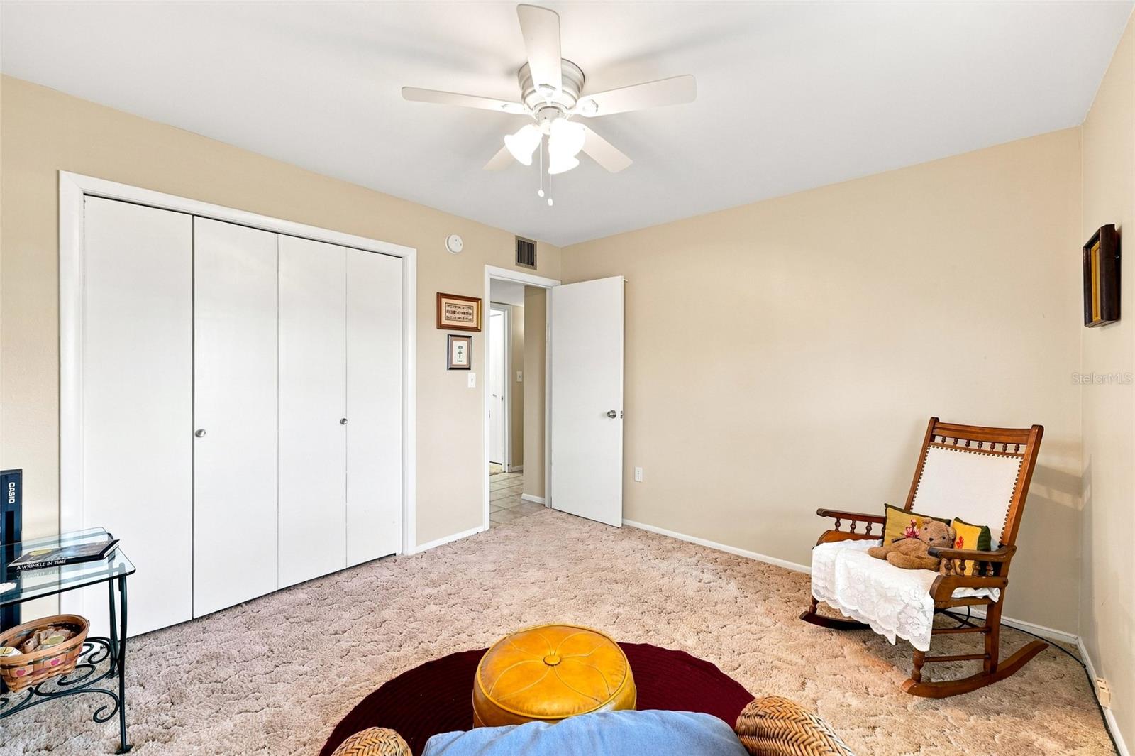 702 THUNDERBIRD AVE