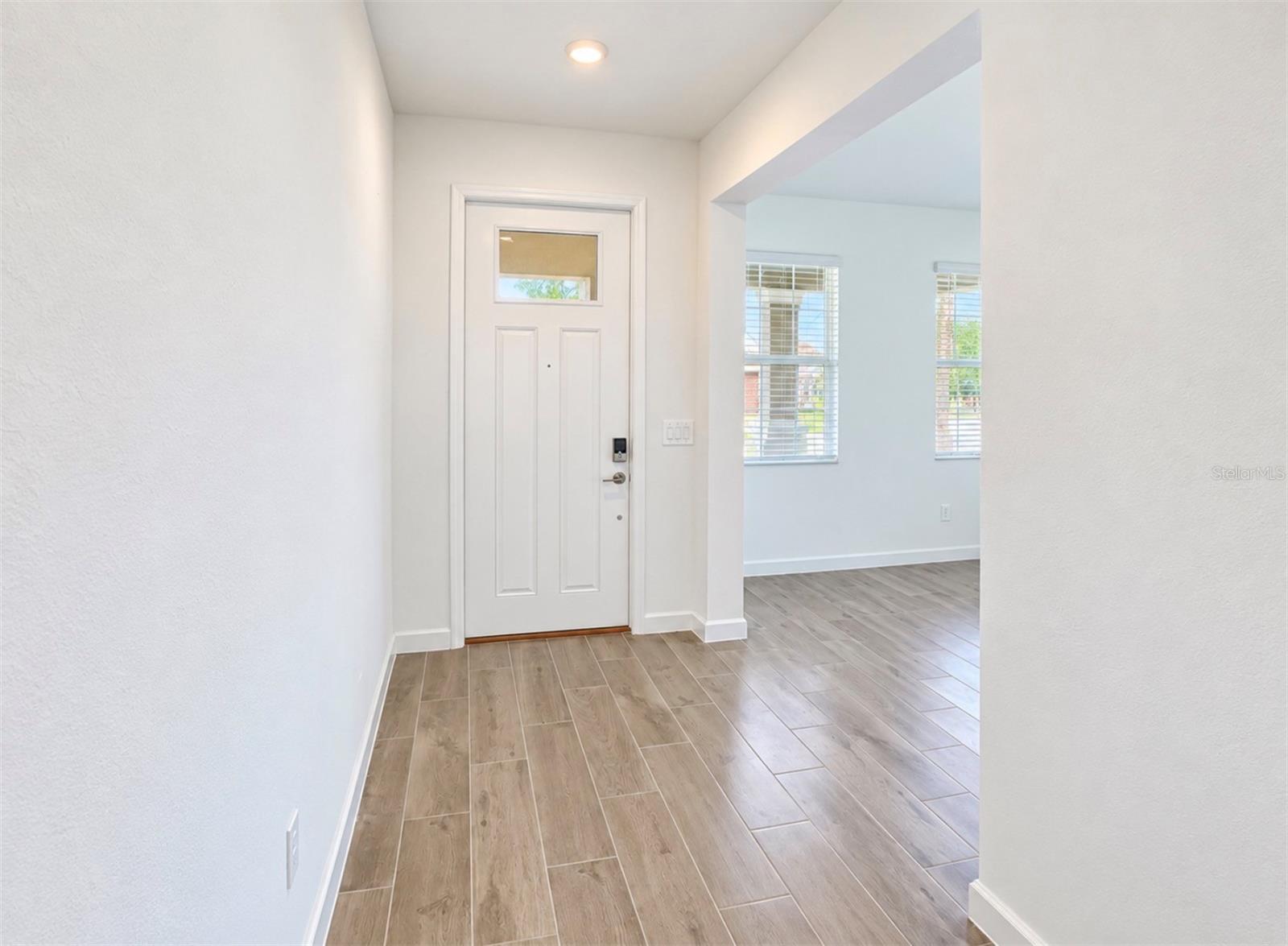10060 BANYAN BREEZE BLVD