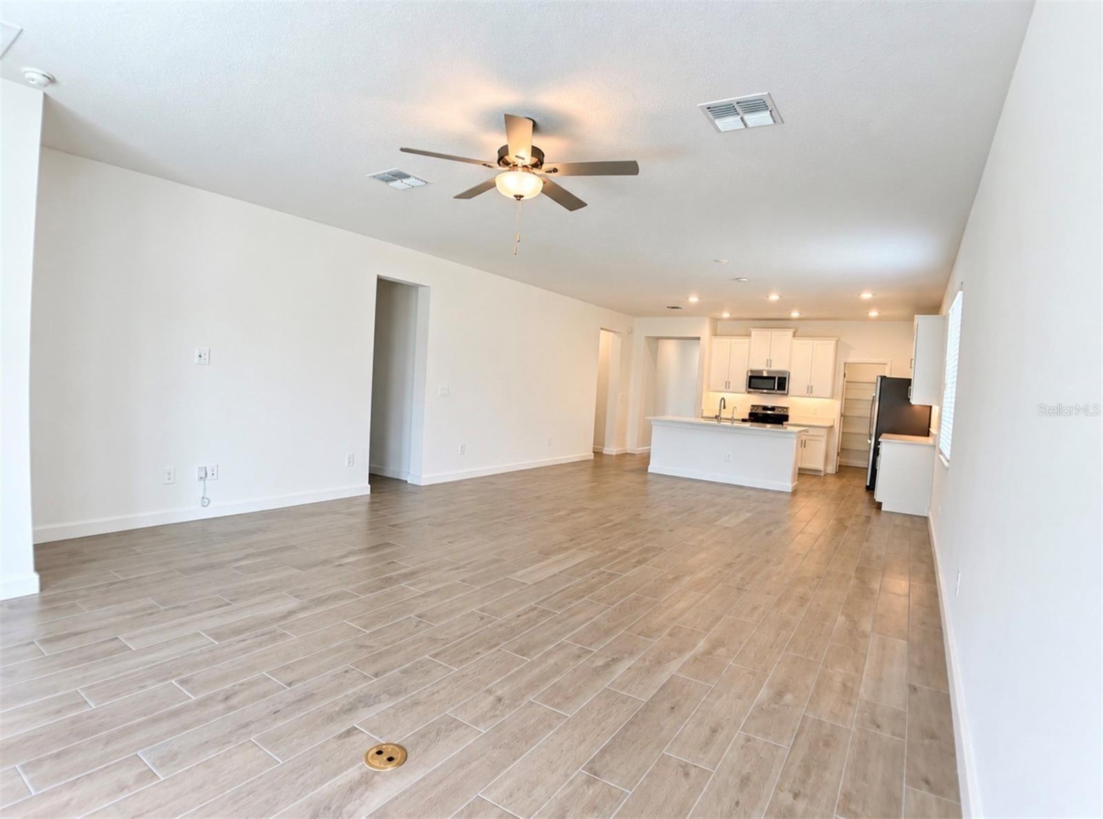 10060 BANYAN BREEZE BLVD