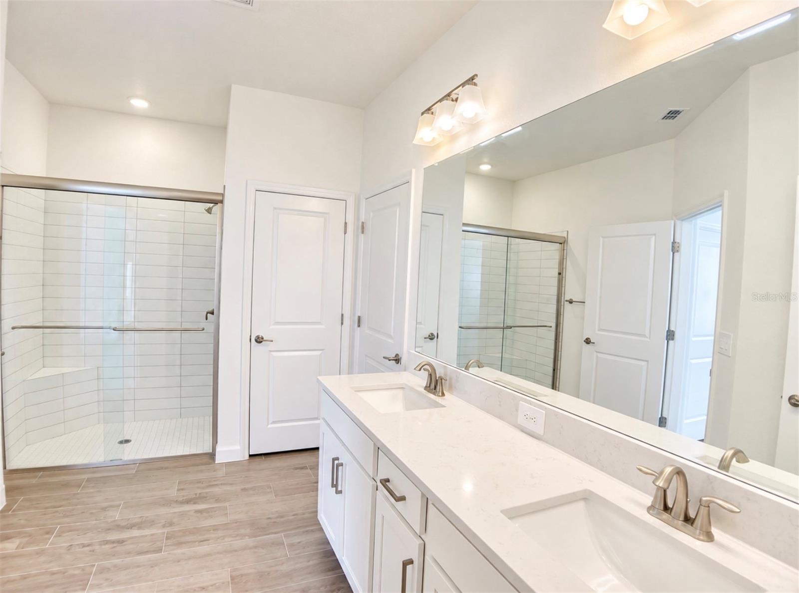 10060 BANYAN BREEZE BLVD
