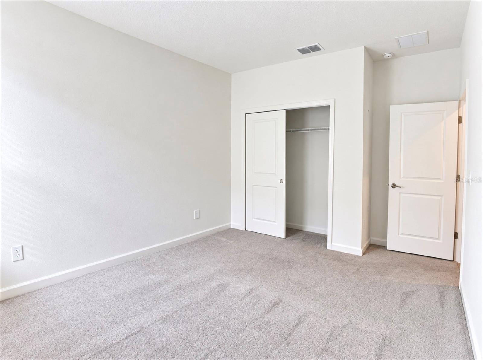 10060 BANYAN BREEZE BLVD