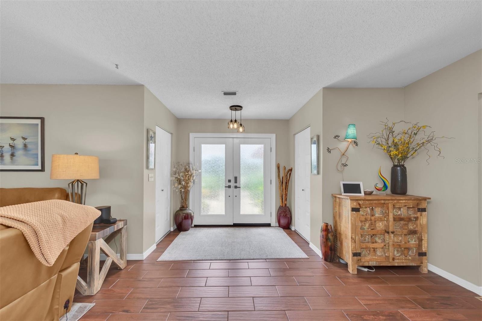 207 AMESBURY CIR