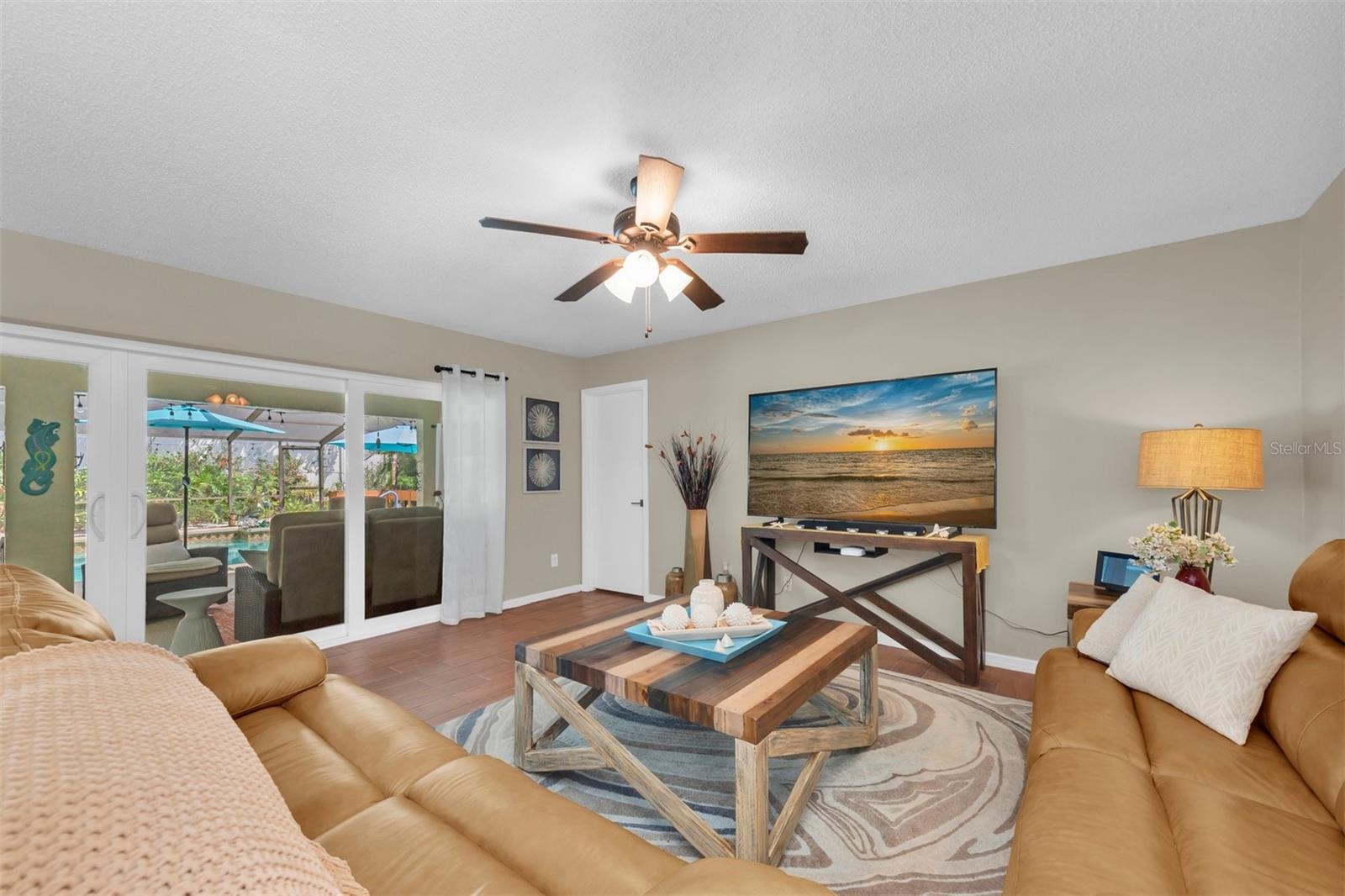 207 AMESBURY CIR