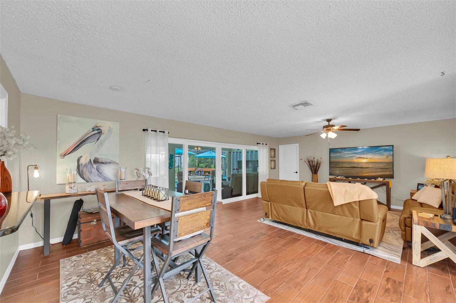 207 AMESBURY CIR