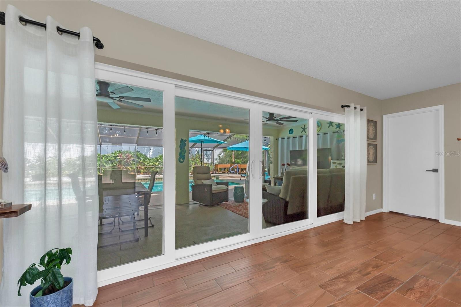 207 AMESBURY CIR