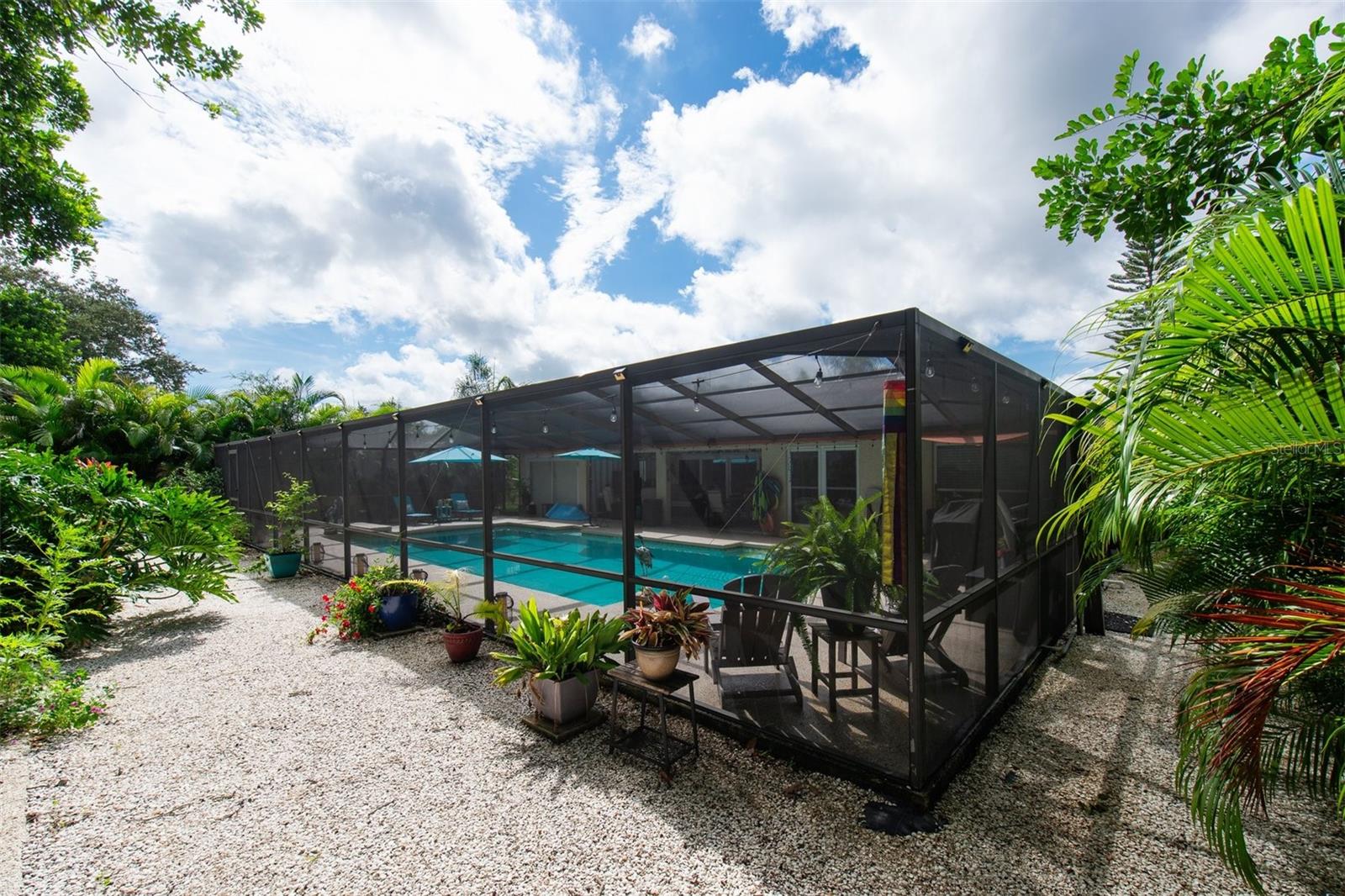 207 AMESBURY CIR
