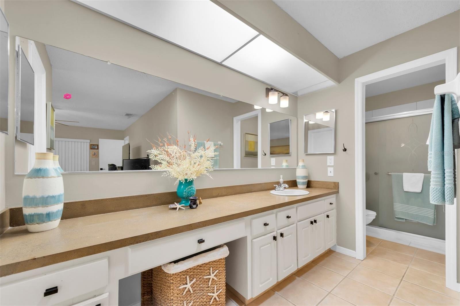 207 AMESBURY CIR