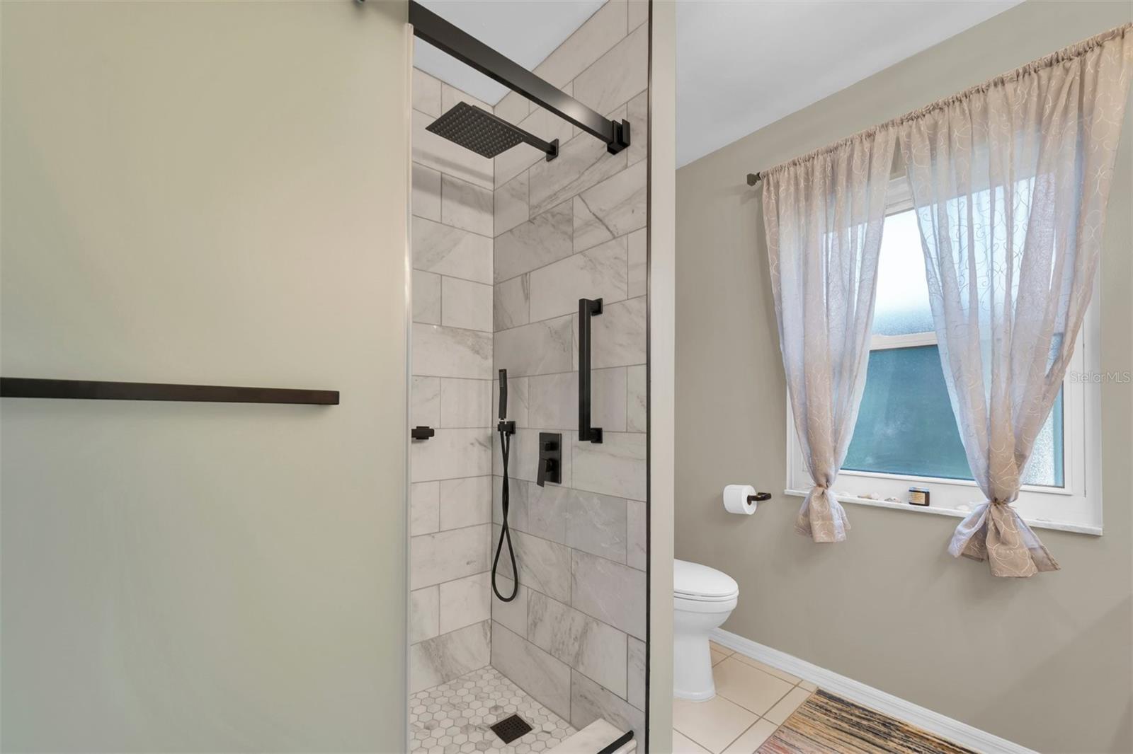 207 AMESBURY CIR