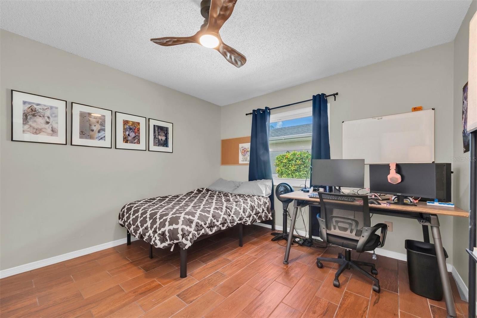 207 AMESBURY CIR