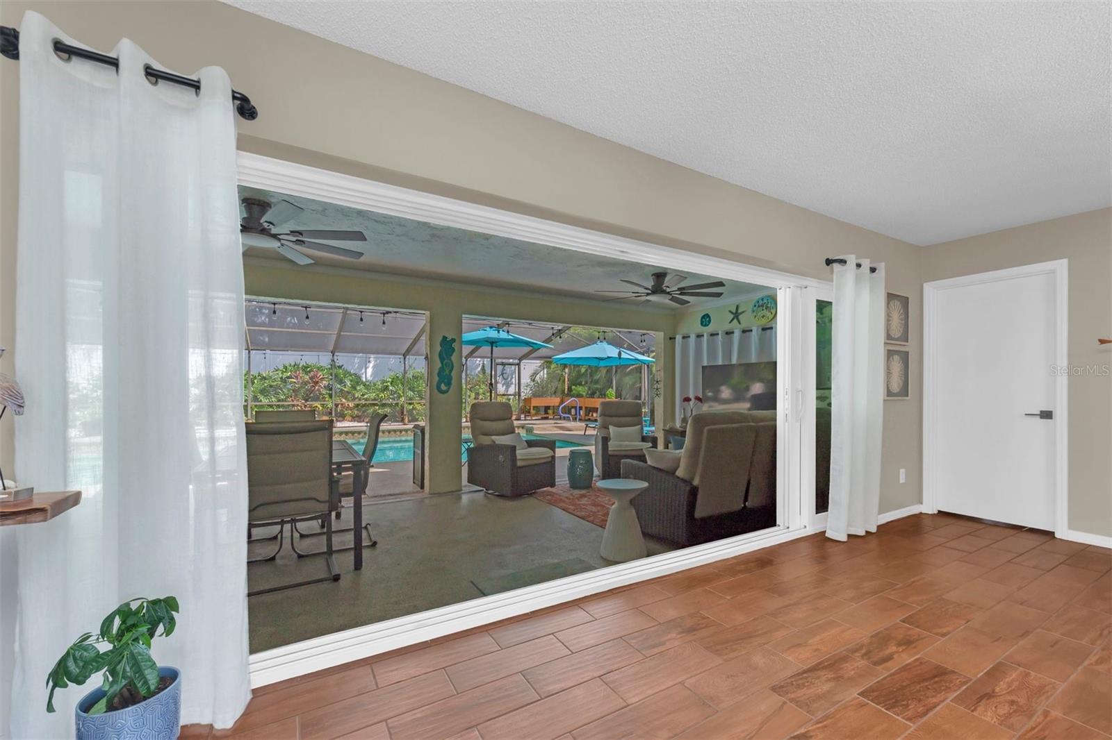 207 AMESBURY CIR