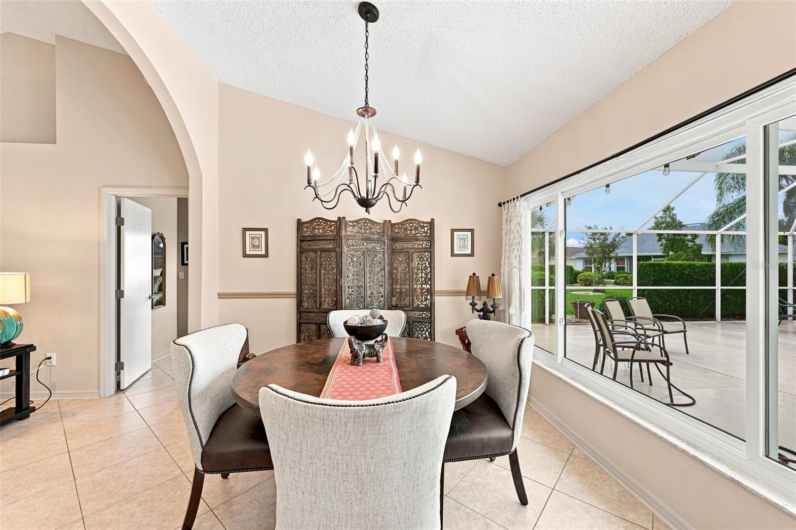 308 CALOOSA PALMS CT