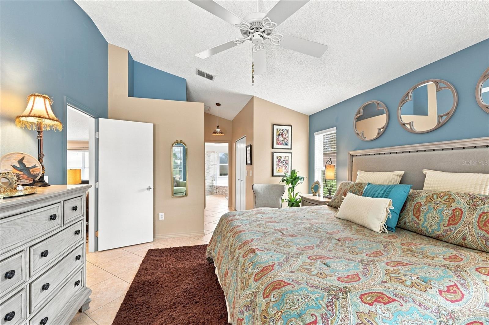 308 CALOOSA PALMS CT