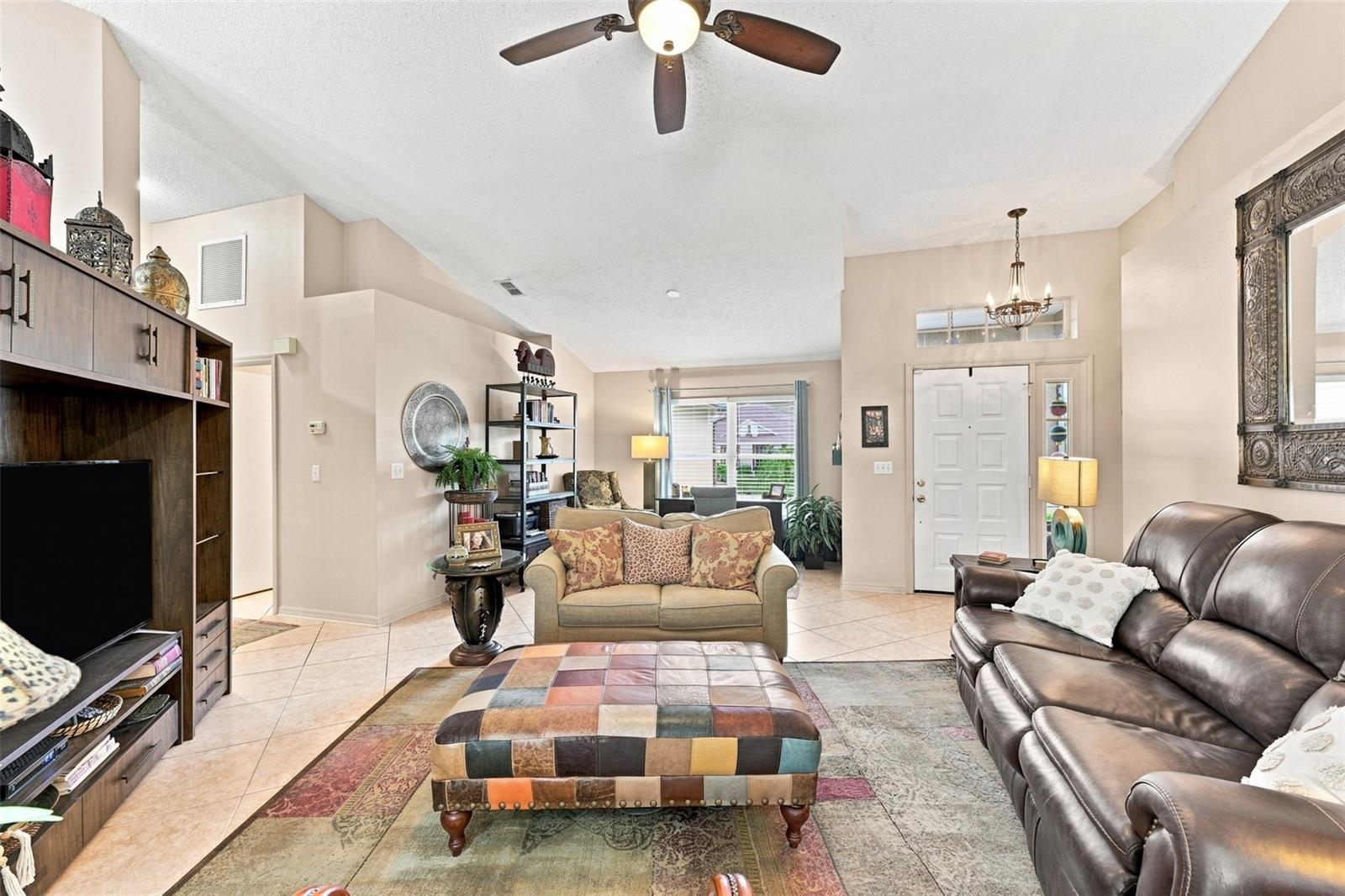 308 CALOOSA PALMS CT